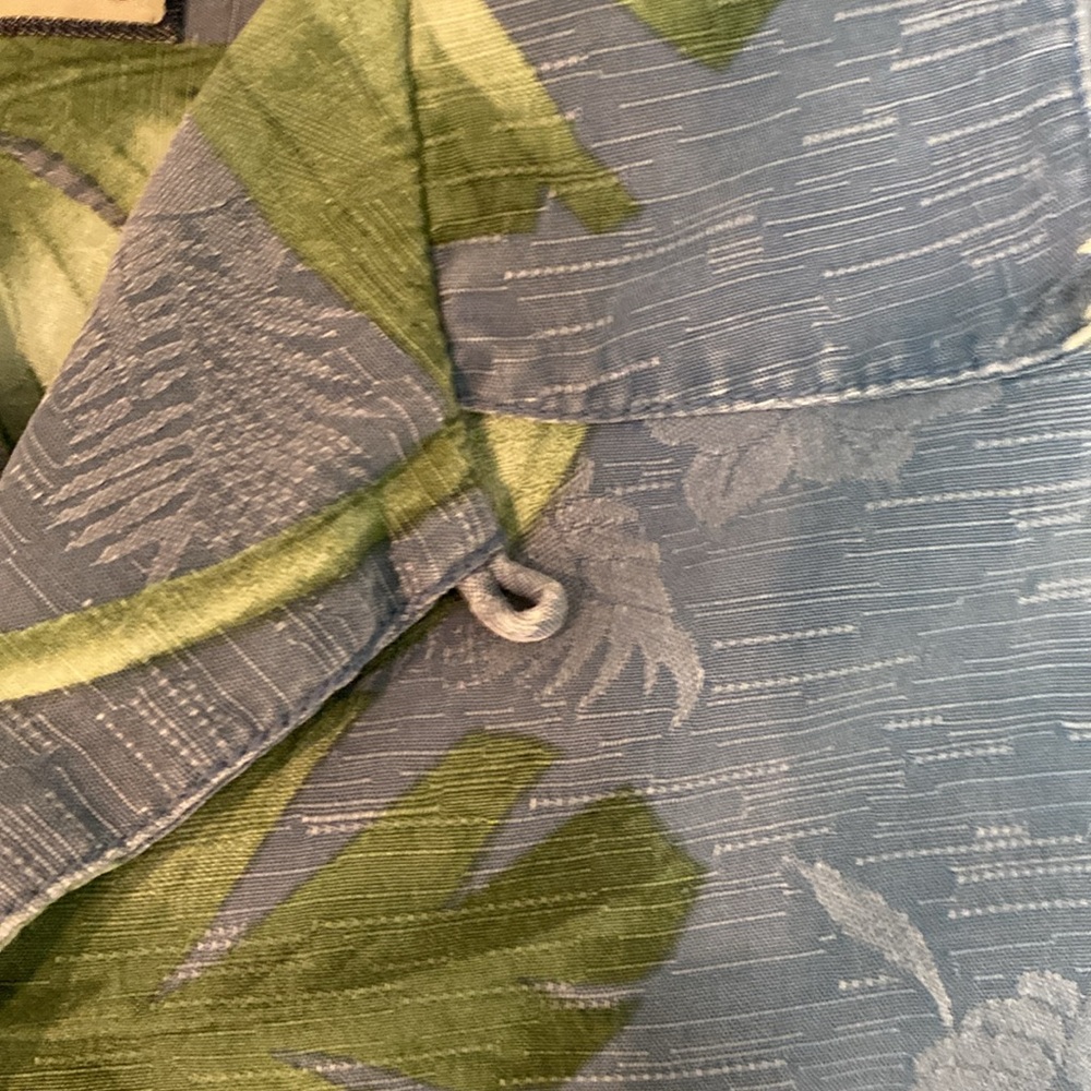 TOMMY BAHAMA Relax 100% SILK Hawaiian leaf print button up shirt Sz L light Blue - Picture 5 of 11